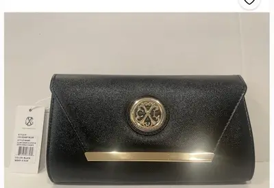 CXLH24987 Black with silver accents Glam Cavier Clutch w Detachable silver chain NWT