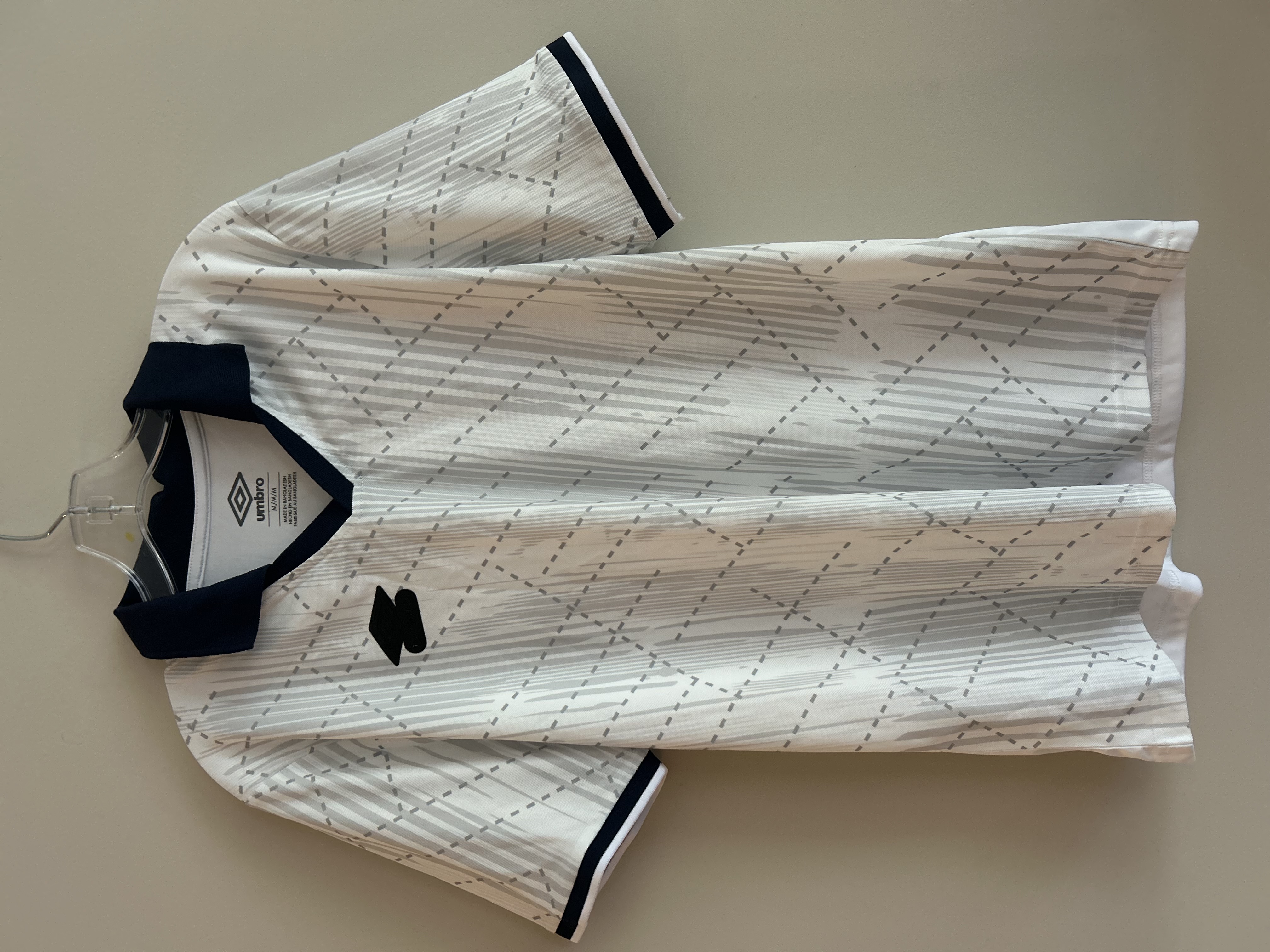 Umbro Men's AOP Short Sleeve Johnny Collar Shirt (Size Medium) — Belmont Batcave