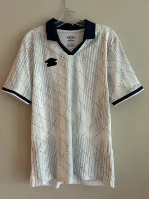 Umbro Men's AOP Short Sleeve Johnny Collar Shirt (Size Medium)